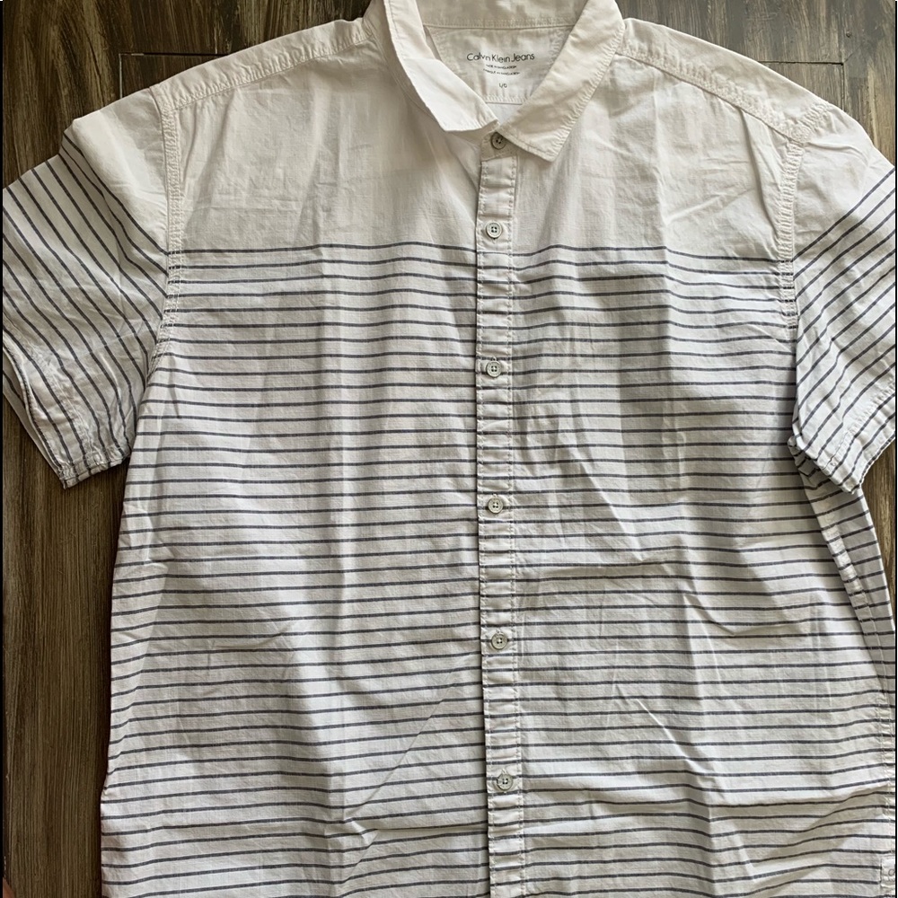 Calvin Klein short sleeve polo shirt size large